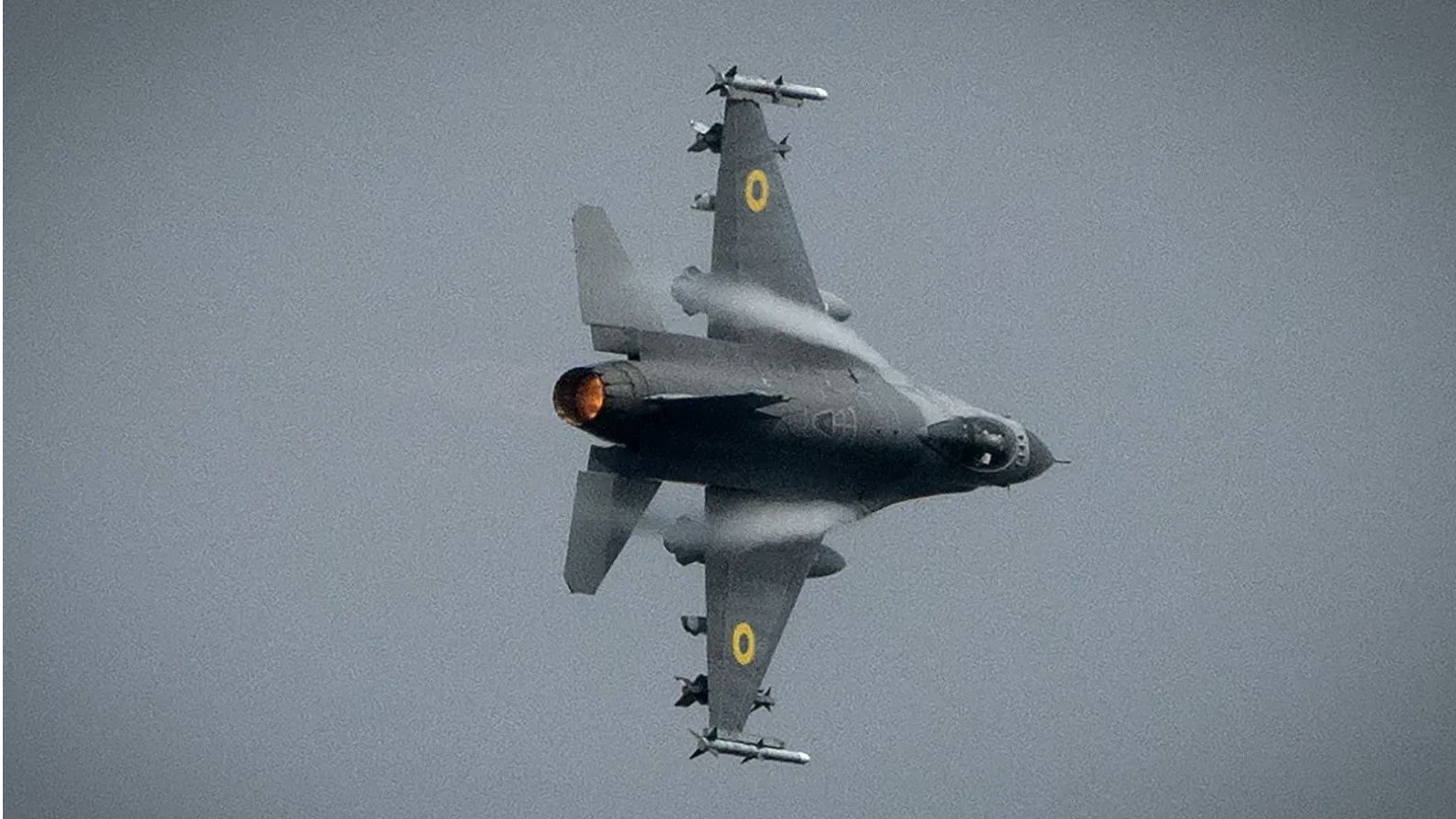 Los cazas F-16 ucranianos pasan a la ofensiva: EEUU confirma el derribo de un Su-35 ruso