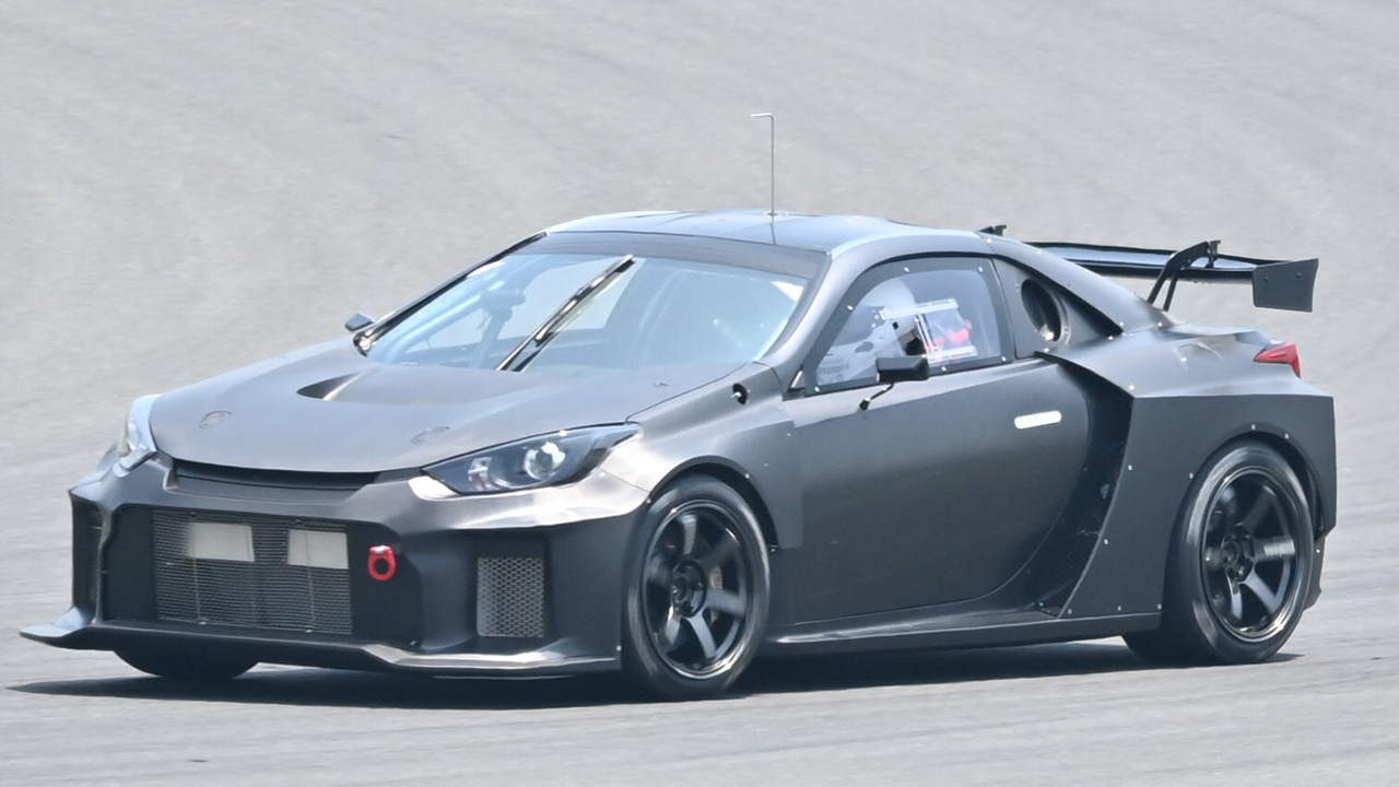 El nuevo deportivo de Toyota ya rueda, estas fotos espía revelan la primera mula del regreso del Celica y del MR2