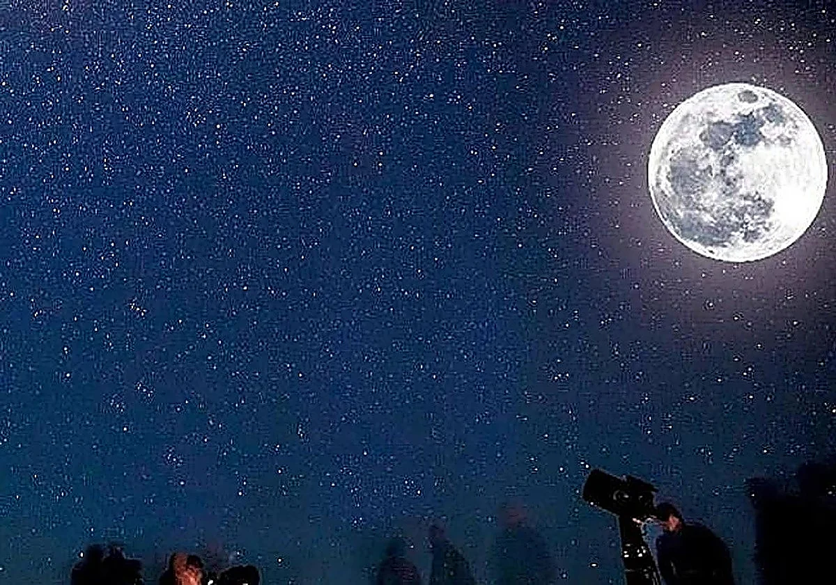 Enjoy a fusion of live music and stargazing in Rincón de la Victoria
