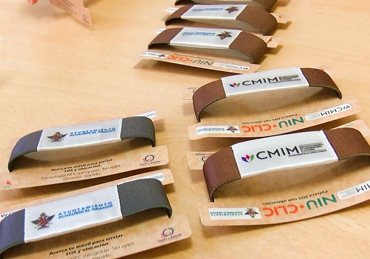 Alhaurín el Grande incorpora pulseras inteligentes para reforzar la seguridad de las mujeres
