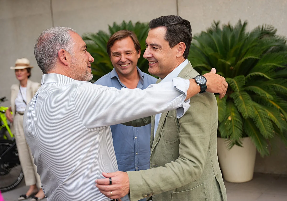 Juanma Moreno defiende su acuerdo con Vox y asegura que no le hará perder el rumbo