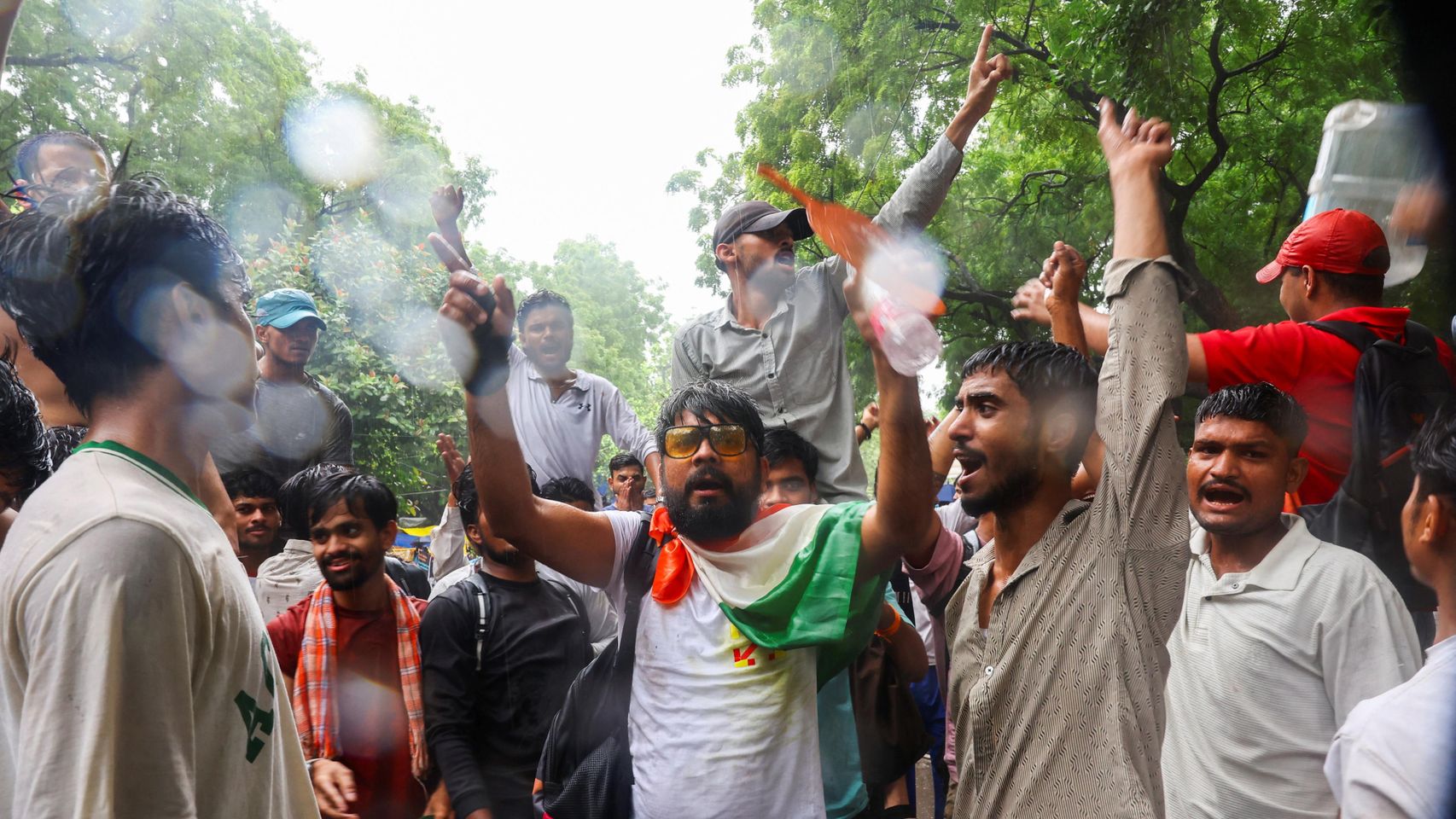 La 'revolución de las cucarachas' salta de las redes sociales a las calles de la India y exige a Modi mejorar la vida de los jóvenes