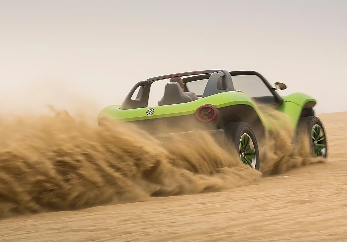 Sal, arena y calor: la amenaza invisible que destroza tu coche en la playa