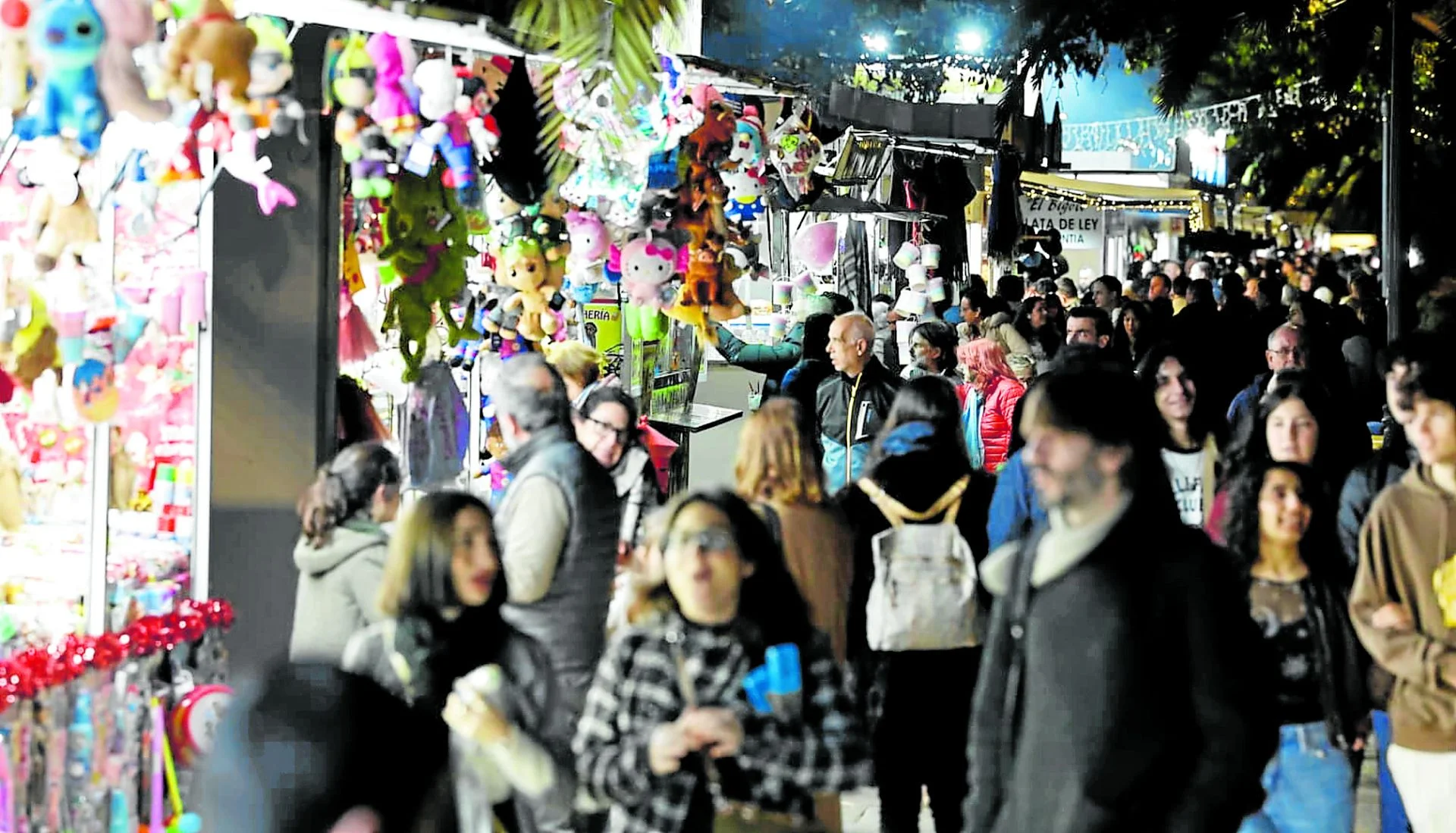 Los puestos del Parque, para todos: del Belén a los muñecos para el público friki
