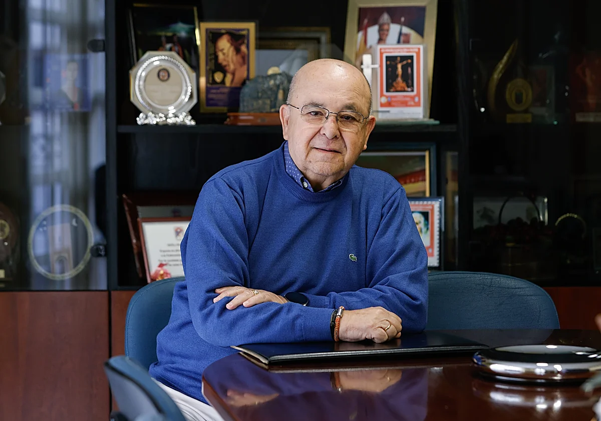 Manolo Curtido: El presidente de la federación de peñas, reelegido en el cargo