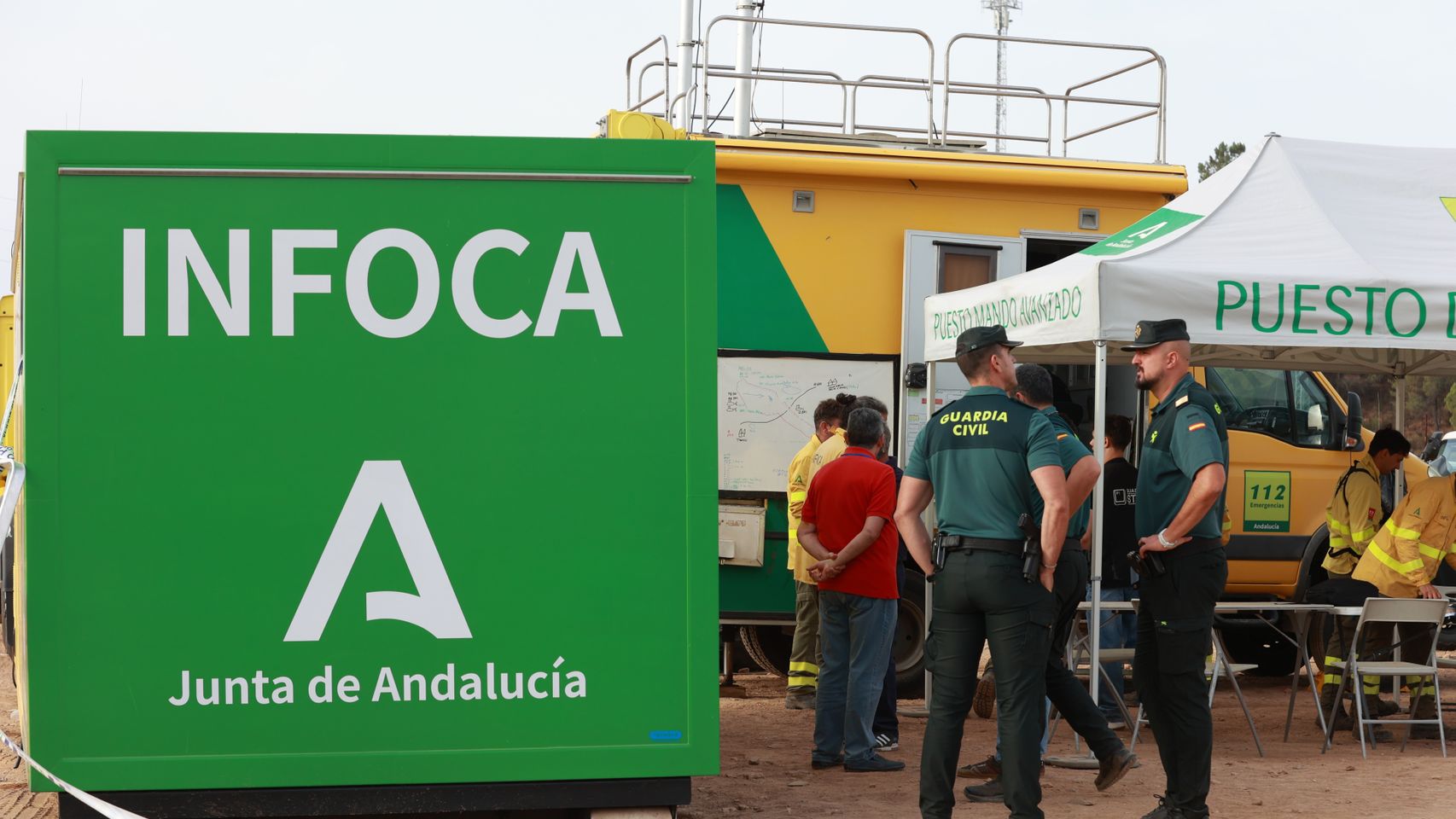 El incendio de El Cerro (Huelva) mantiene "buena evolución" pero sin vuelta de desalojados de Villanueva de las Cruces