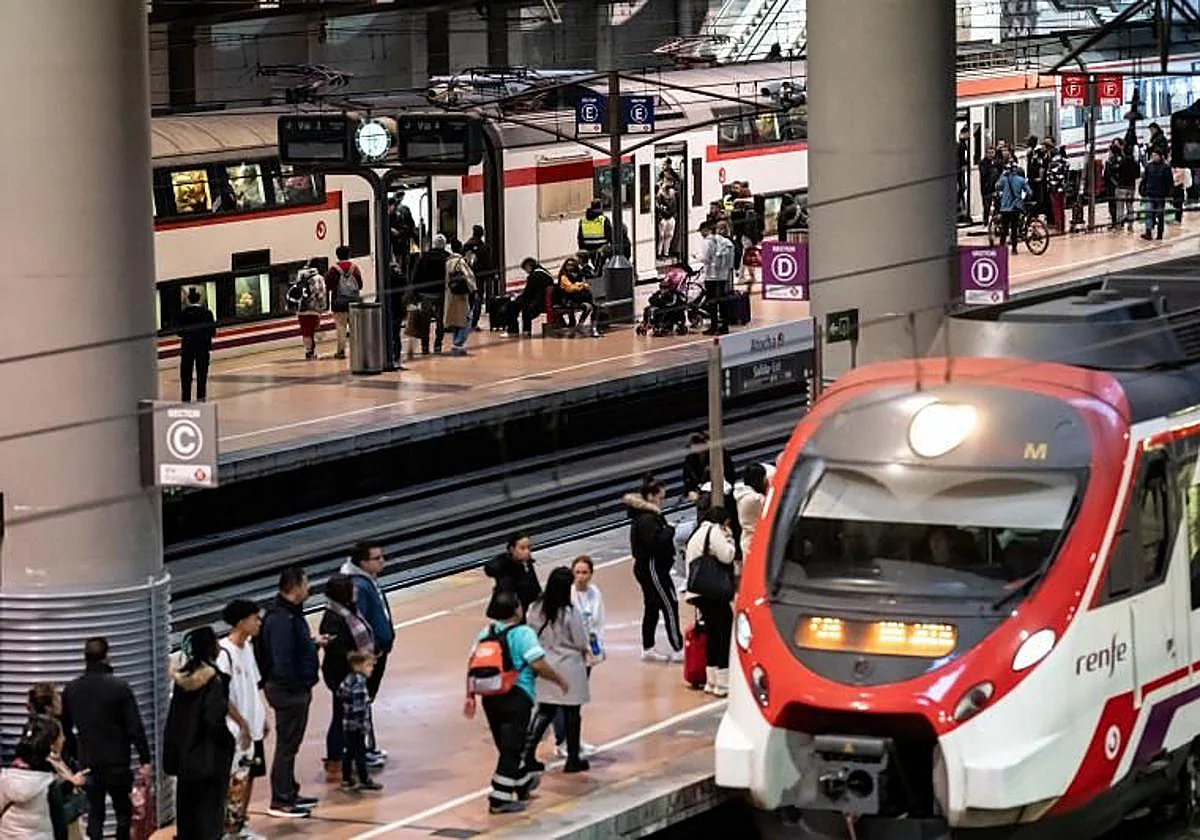 Restablecida gradualmente la conexión AVE entre Madrid y Barcelona tras un incendio en Mejorada del Campo próximo a la vía