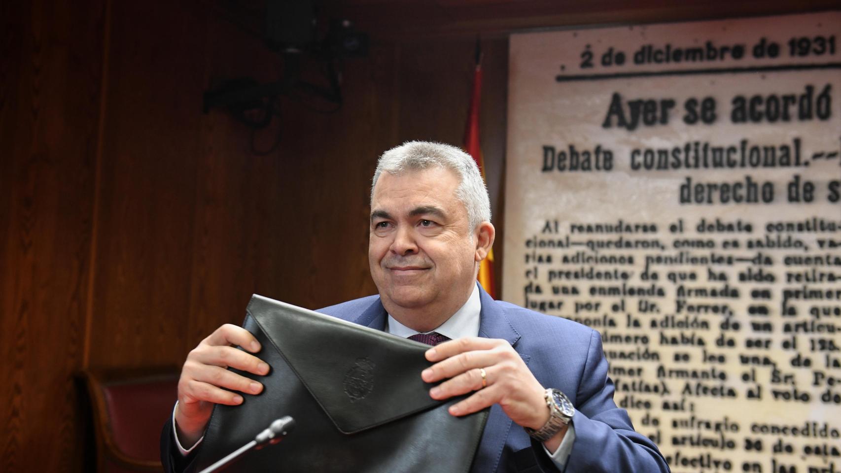 Cerdán esgrime que "si incurrió en alguna inveracidad" en el Senado estaba amparado por el derecho a defenderse