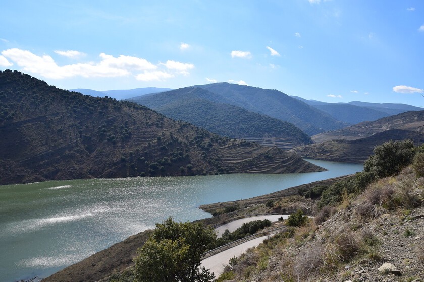 Los embalses de España están vaciándose poco a poco y eso nos recuerda algo: el fantasma de la sequía aún no se ha ido