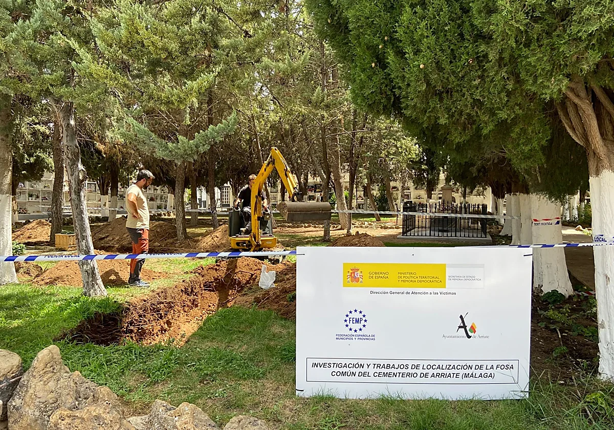 Hallan una fosa común de la Guerra Civil en el cementerio de Arriate con al menos tres cuerpos