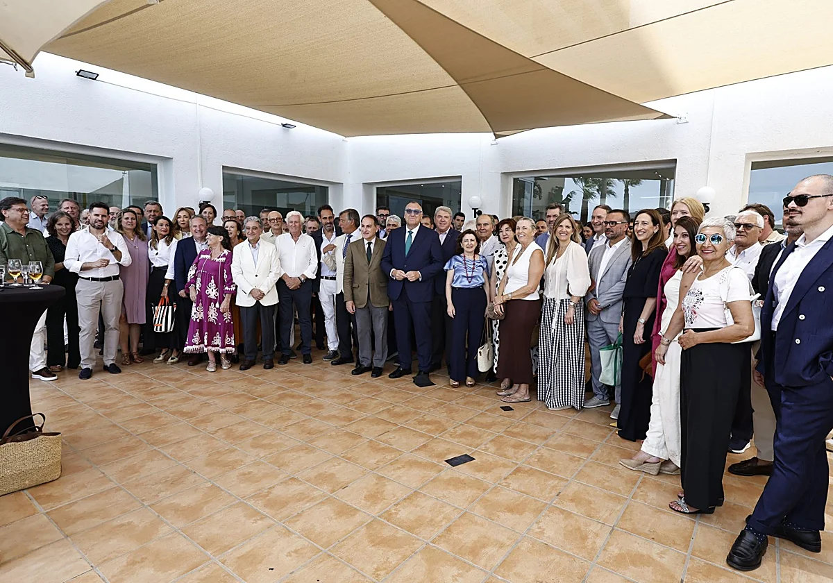 El sector turístico andaluz reconoce la labor de Arturo Bernal