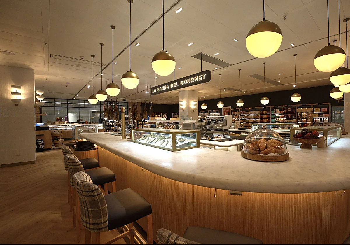 El Corte Inglés abre en Mijas un nuevo Club del Gourmet con bodega especializada y barra fría