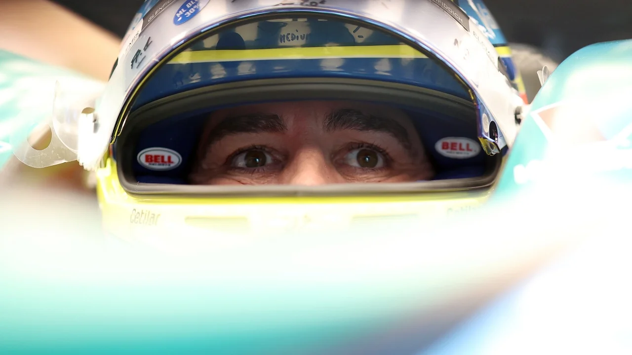 Alonso seguirá en Aston Martin en 2027, pero quizá no como piloto: «Me siento fresco, pero necesito disfrutar»