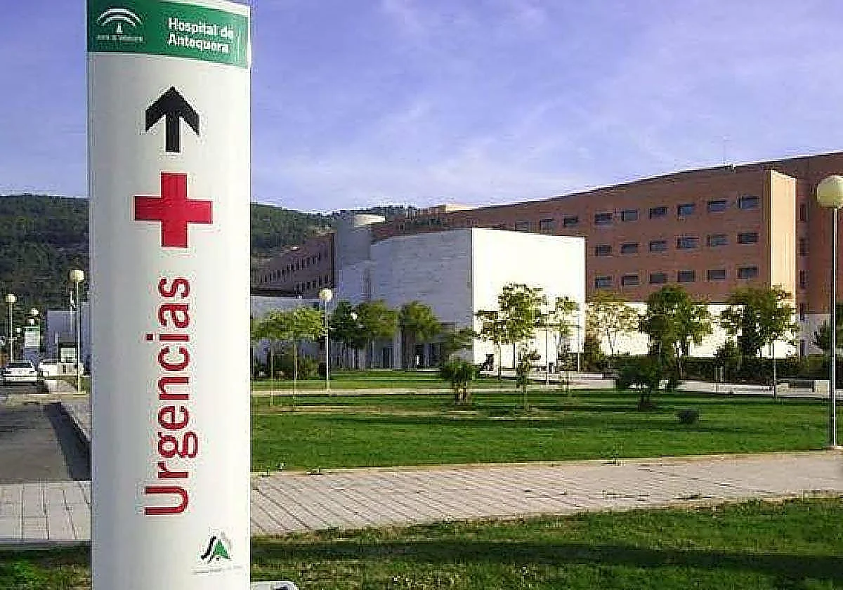 Rescatan a un hombre de 27 años que cayó por un desnivel de doce metros en Villanueva de Algaidas