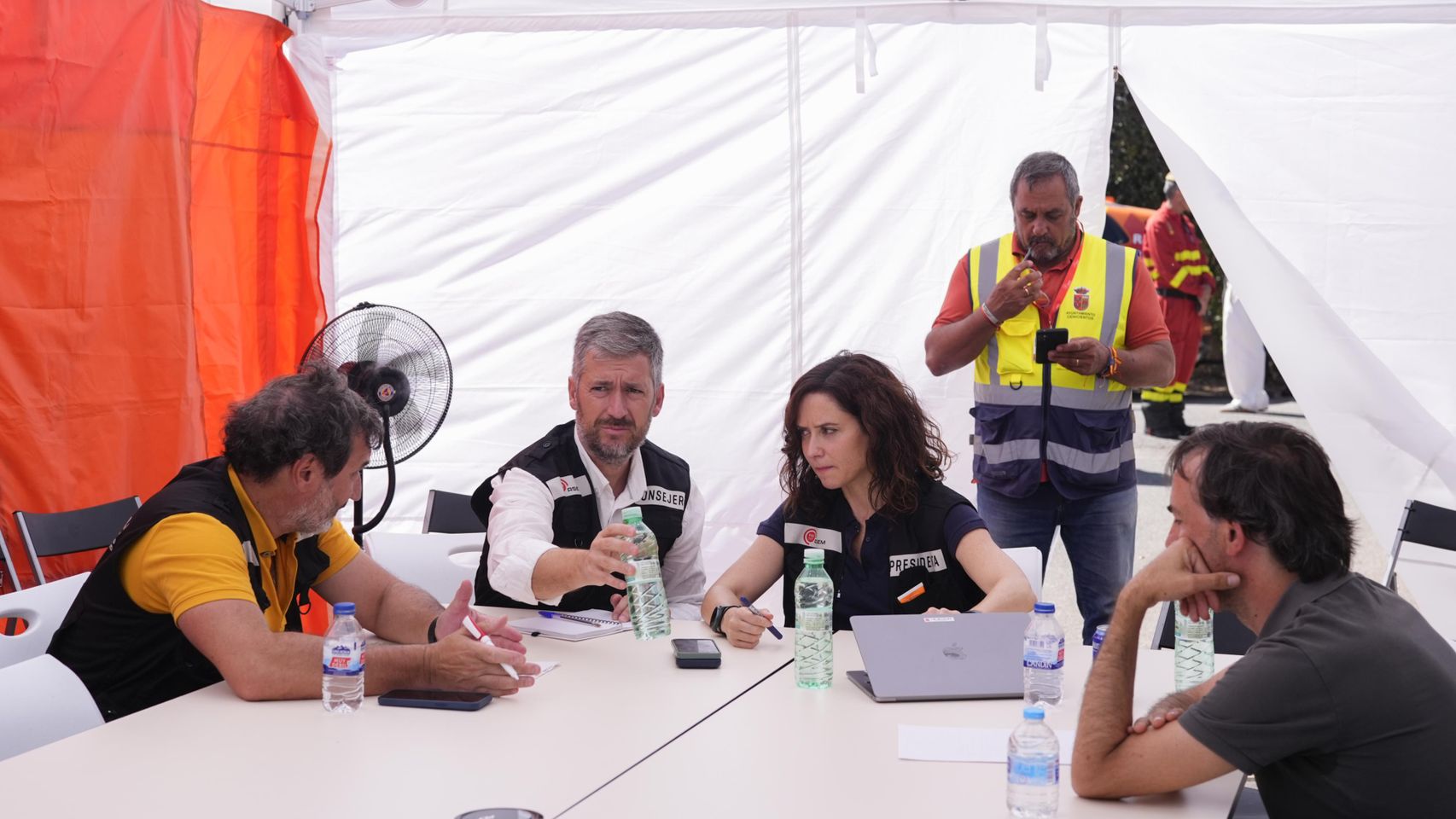 Ayuso: "Es una situación inédita, una tormenta perfecta. El mamarracho que venga a calentar, allá con su conciencia"