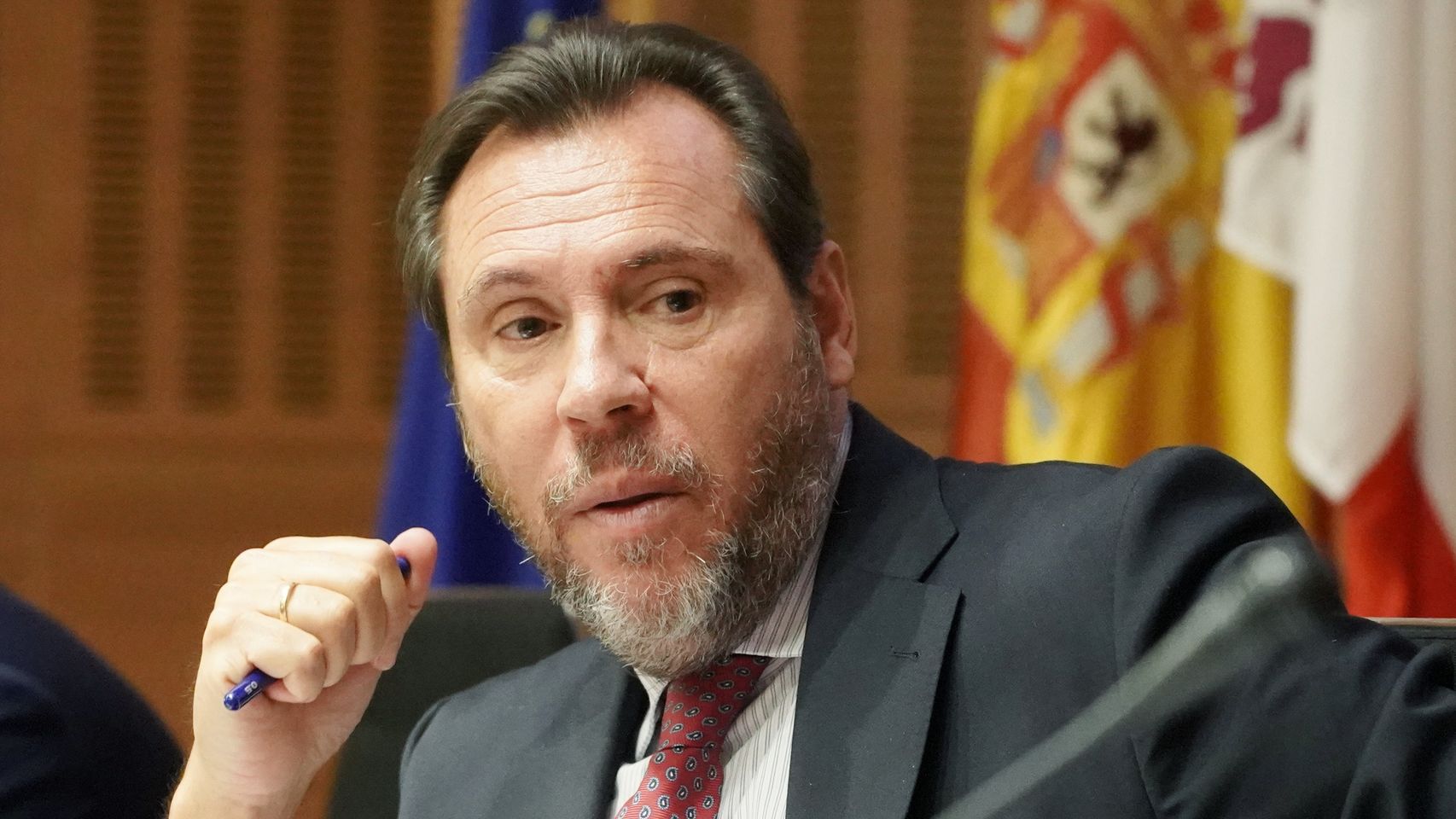 Puente atiza a Ayuso por los incendios: "Reduce impuestos a los ricos y luego pide que el Gobierno le resuelva la papeleta"