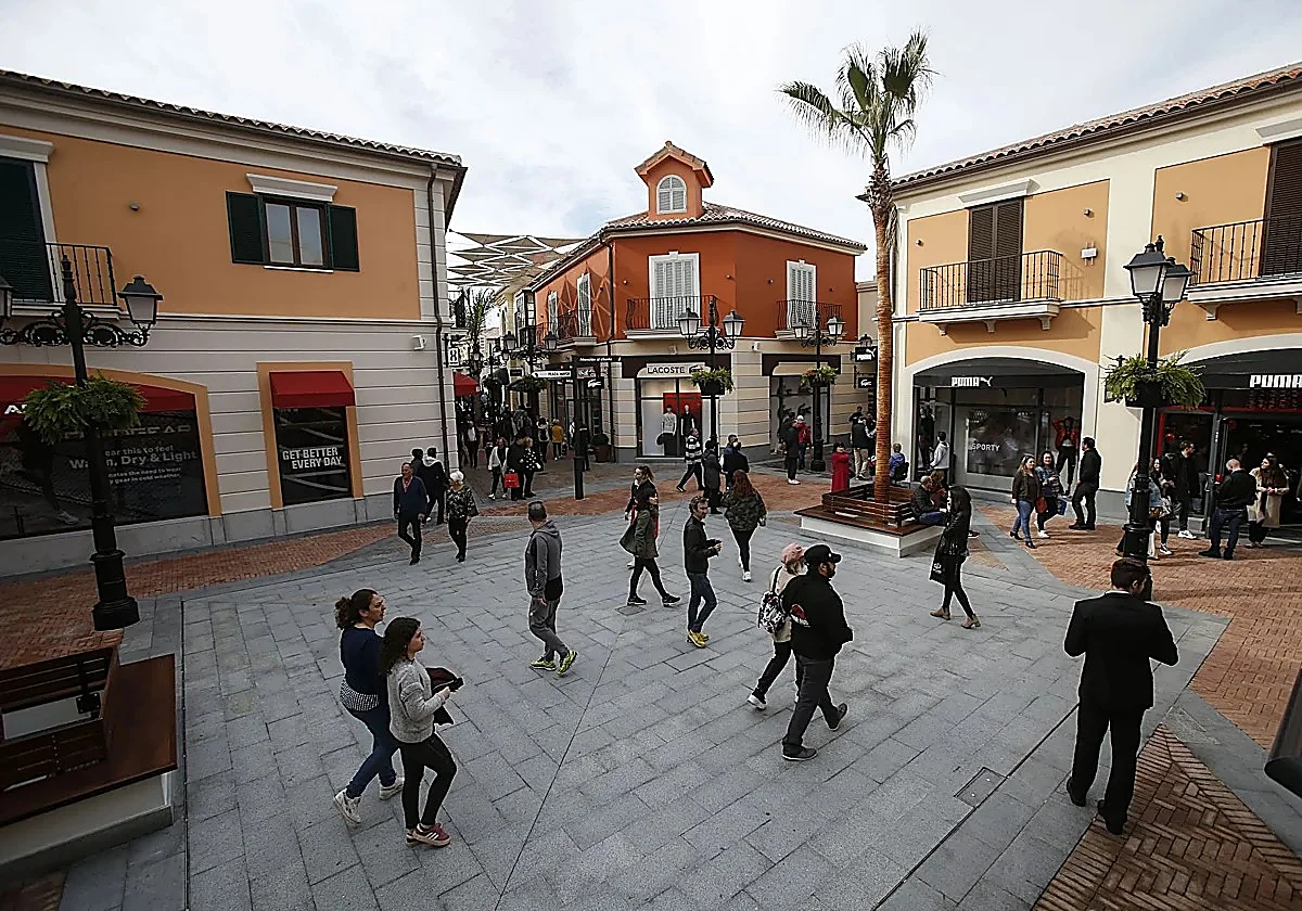 Los sindicatos convocan huelga contra la apertura nocturna de Plaza Mayor