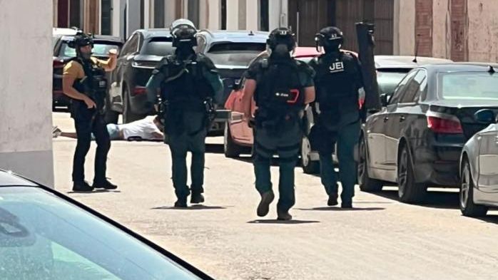 Un hombre armado se atrinchera en una vivienda de Villarrobledo (Albacete) y dispara al aire al menos una vez
