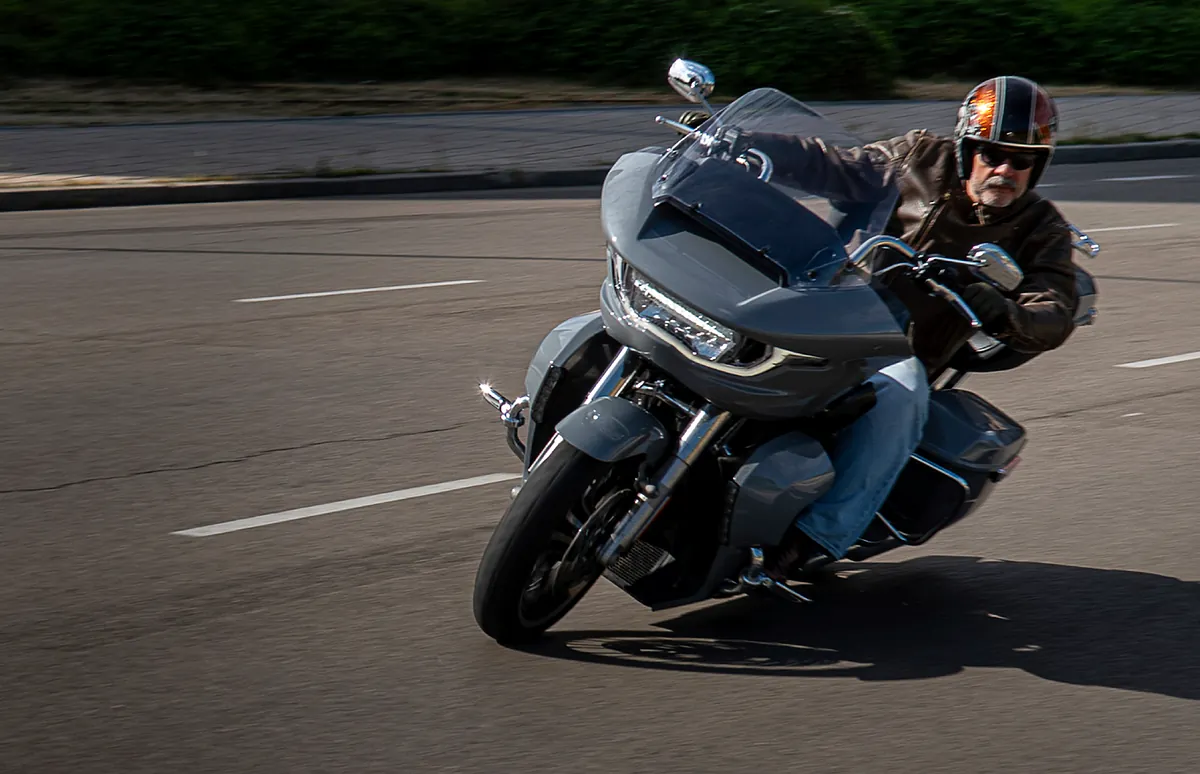 Harley-Davidson Road Glide Limited: la 'femme fatale' del motociclismo
