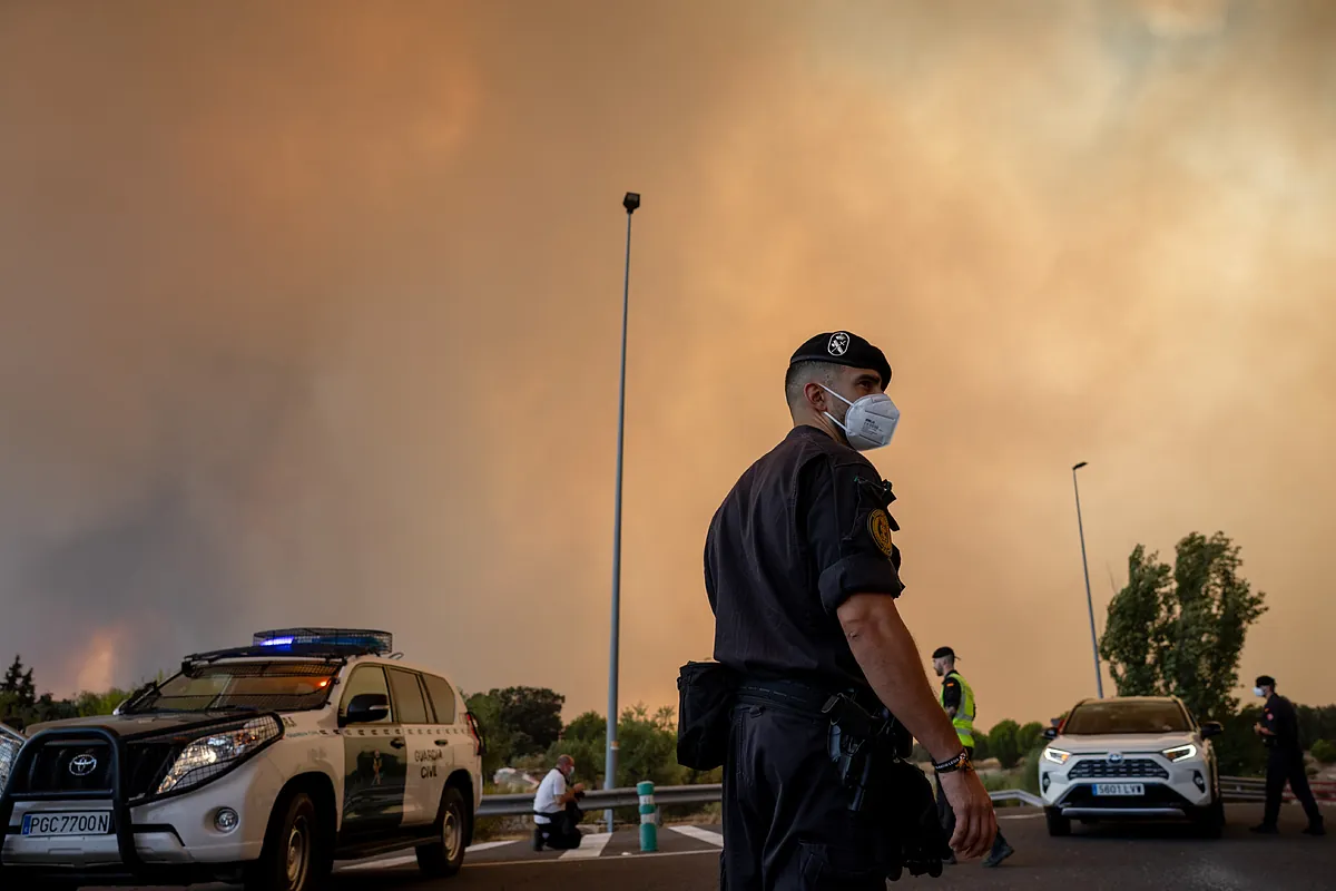 Los incendios de Madrid han avanzado poco esta noche y han bajado mucho la intensidad