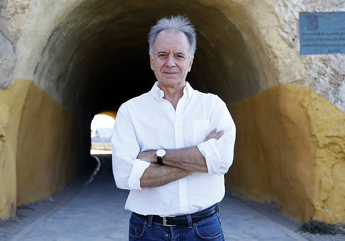 Antonio Soler reedita 'El camino de los ingleses', su novela más conocida