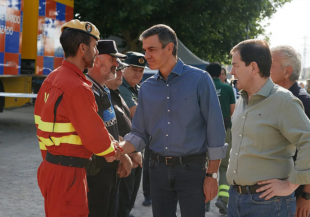 Sánchez y las comunidades del PP perseveran en el mensaje de unidad ante los incendios