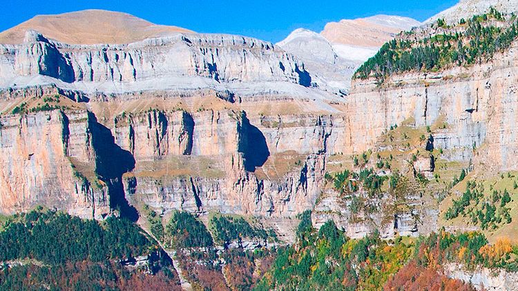 Muere un montañero tras ser golpeado por una piedra y caer por una ladera de gran pendiente en Ordesa (Huesca)