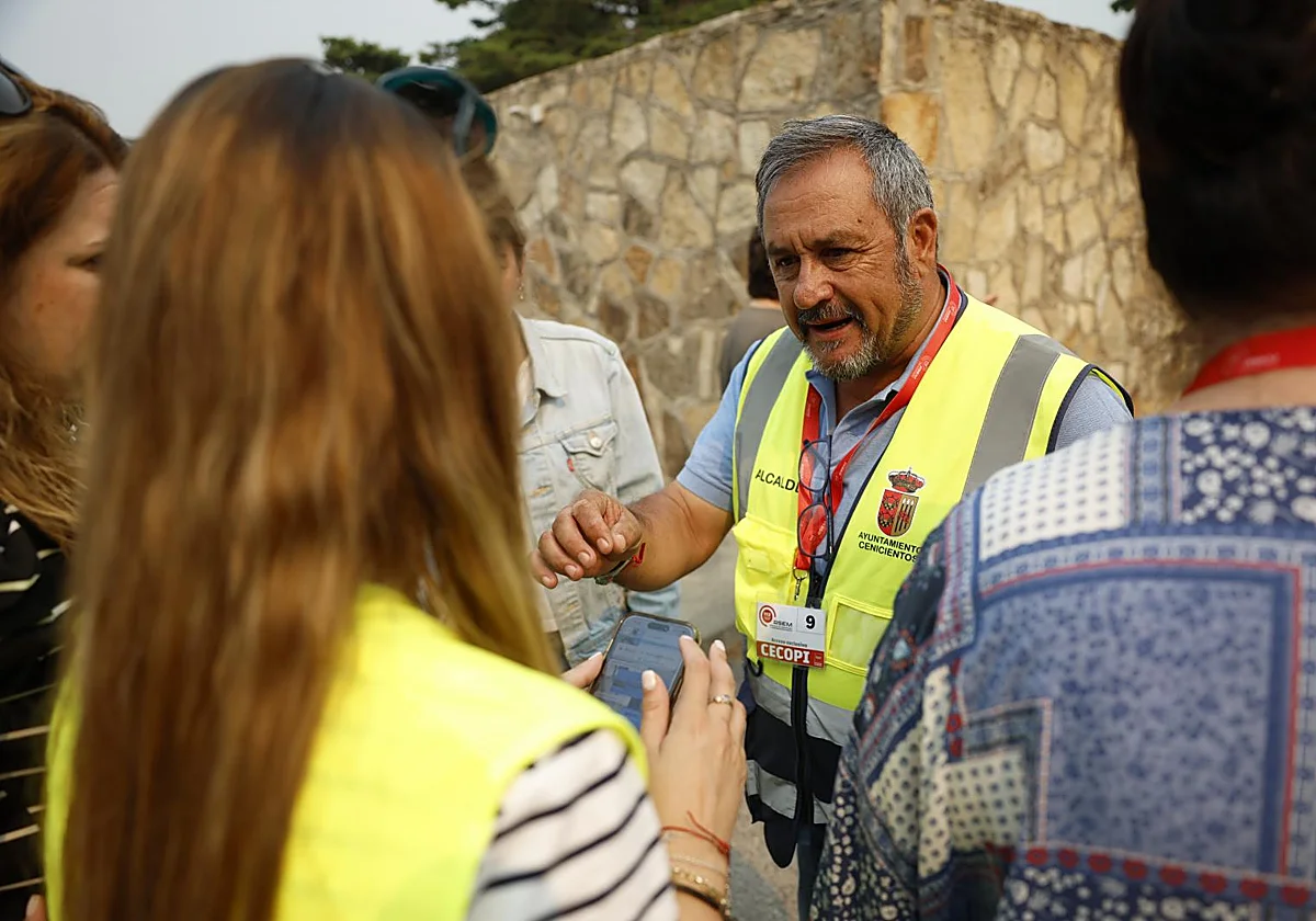 Alcaldes a pie de fuego: «Pondremos una velita, creo que nos salvaremos»