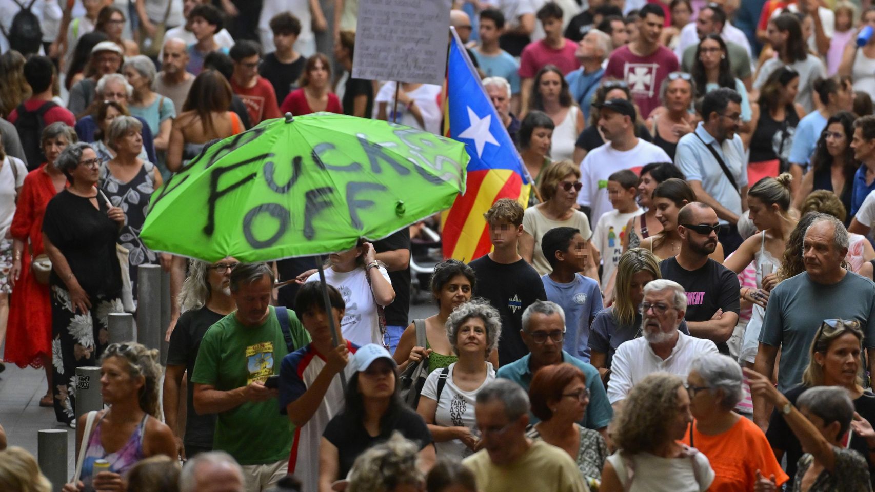 "No caben más turistas": Mallorca pide que se limiten los visitantes a la isla en una multitudinaria manifestación