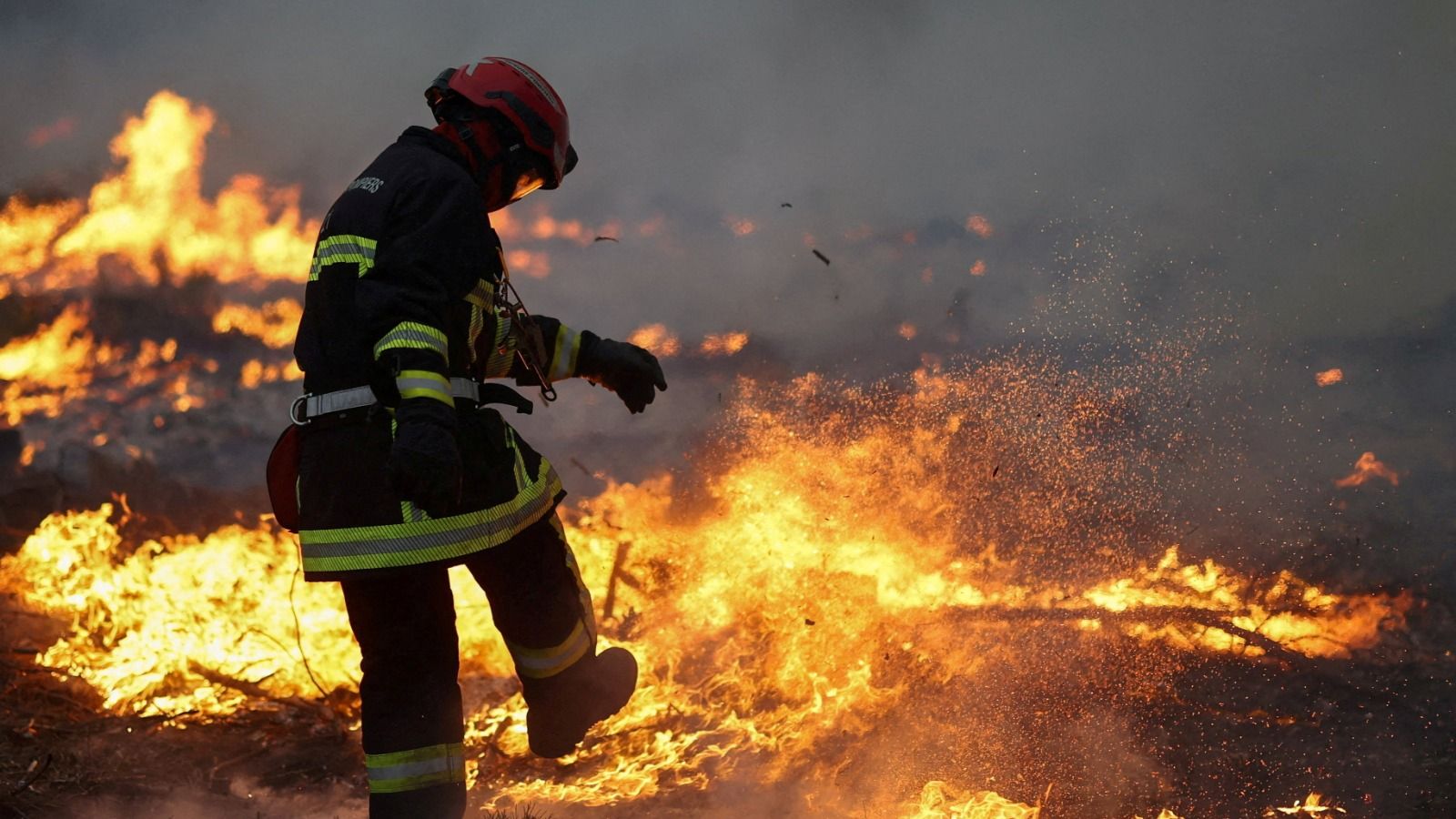 Burdeos, asediada por un fuego "completamente errático": las llamas se encuentran a 15 kilómetros de la ciudad
