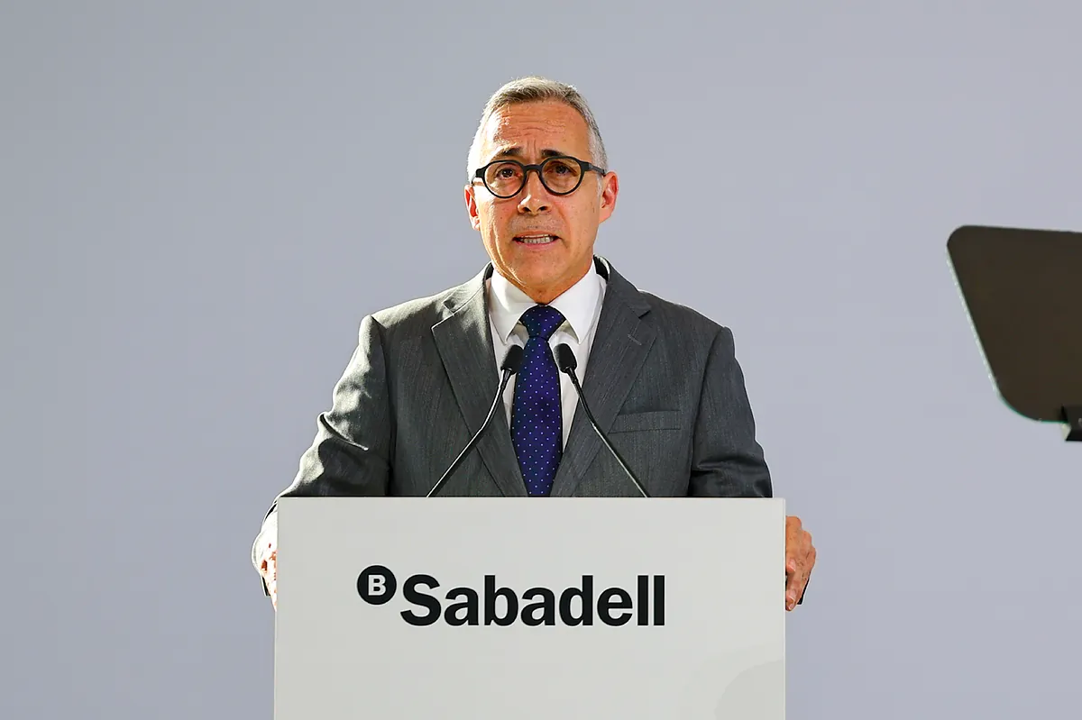 Sabadell reorganiza su estructura para acelerar su plan de negocio