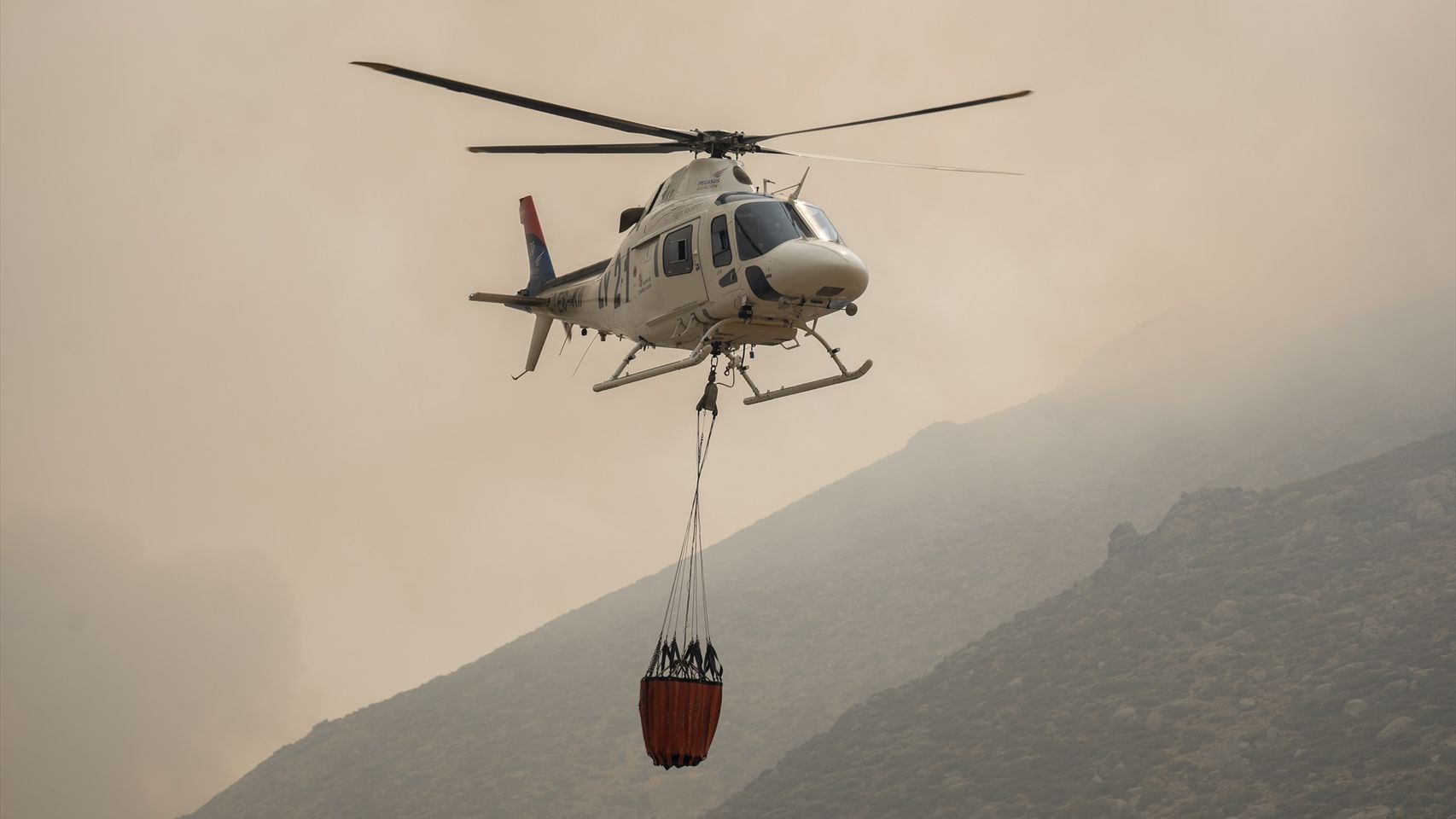 Última hora de los incendios en Madrid, Toledo, Ávila y España hoy, en directo | Zonas afectadas, evacuaciones, fuegos activos y carreteras cortadas