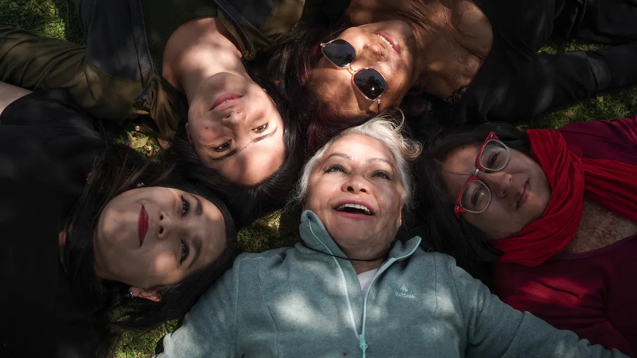 Más allá de las cicatrices: la reconstrucción emocional de mujeres sobrevivientes de violencia química en México