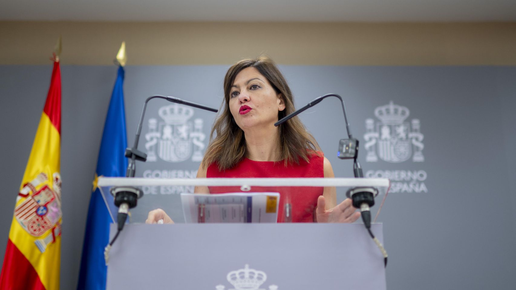 La ministra Rego lleva a Vox a la Fiscalía por quitar la "propina" a los menores migrantes de Aragón: "Es repugnante"