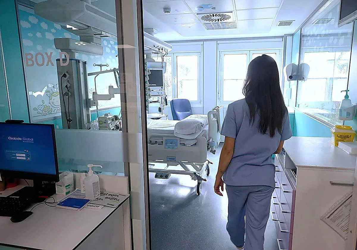 Prisión para una mujer por acorralar y agredir a una enfermera en las Urgencias de un hospital de Málaga