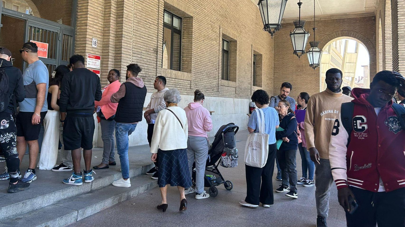 Zaragoza pasará una factura de 313.369 euros a Sánchez por los costes de la regularización masiva de inmigrantes