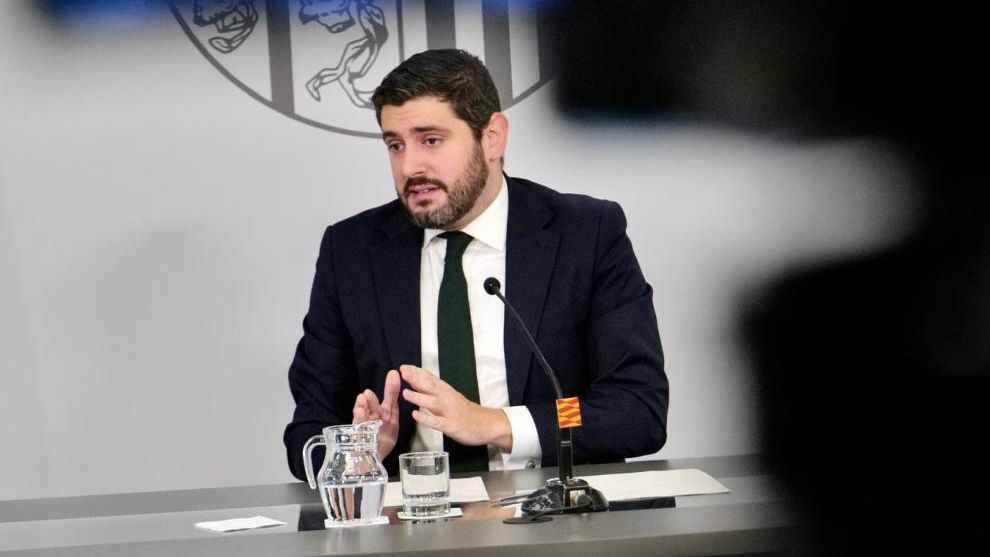 Vox lleva la prioridad nacional a las ayudas a partos y adopciones múltiples en Aragón: exigirá residencia legal para optar