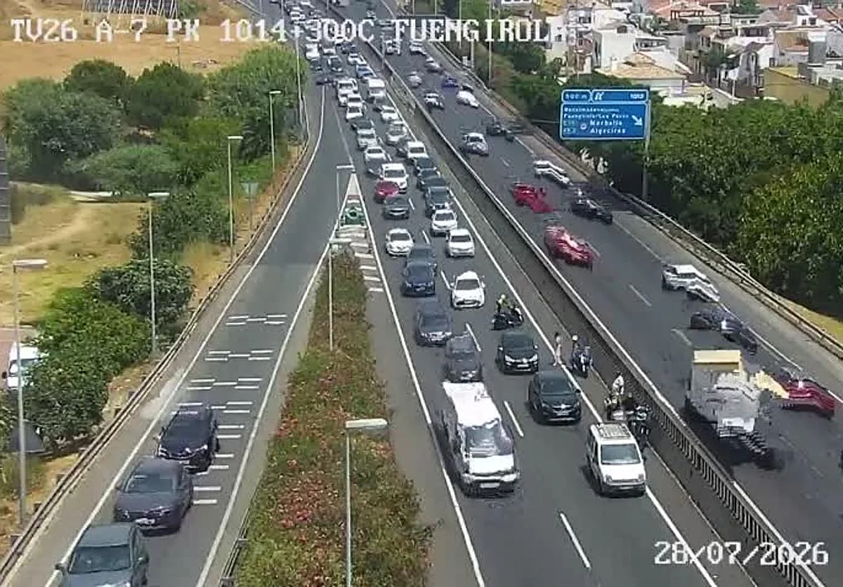 Un accidente deja varios kilómetros de retenciones en la A-7 entre Fuengirola y Mijas
