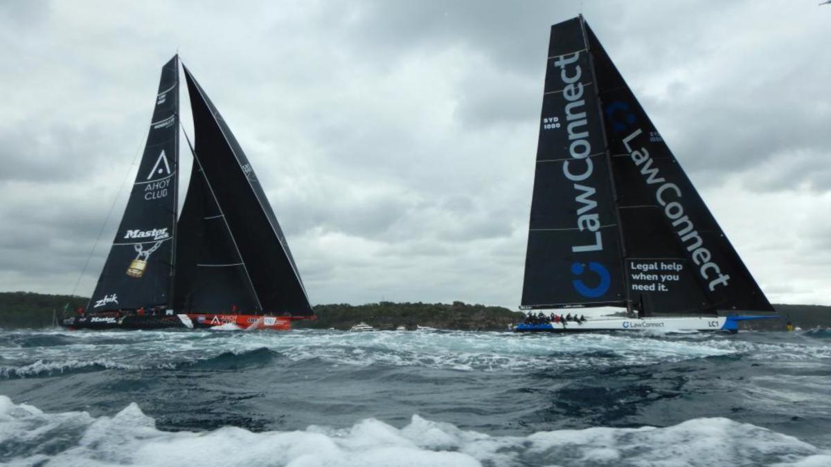 El Master Lock Commander, al frente de la Sídney-Hobart