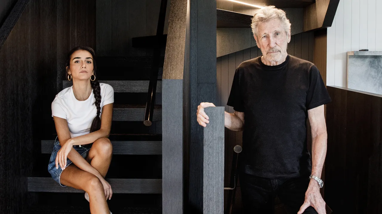 Roger Waters y Mona Miari siguen en la resistencia con "Comfortably Numb Re-imagined"