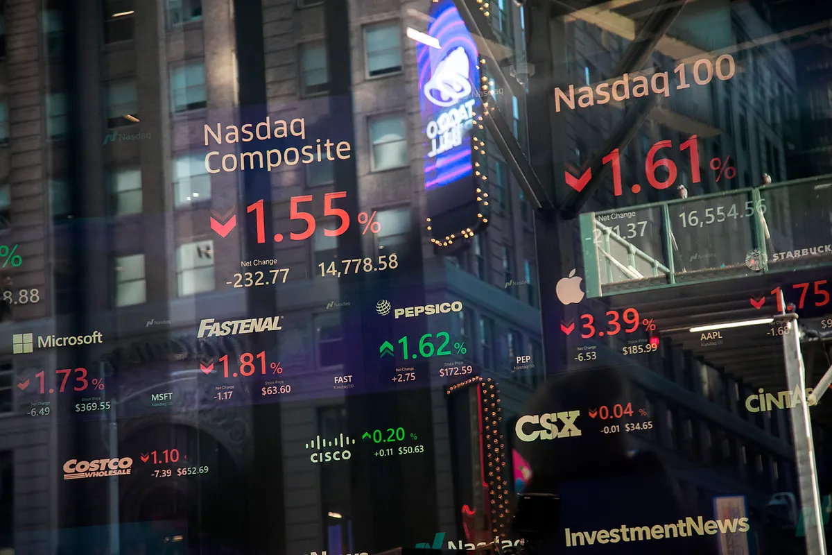 El Nasdaq 100 bordea la zona de corrección por el desplome de los semiconductores