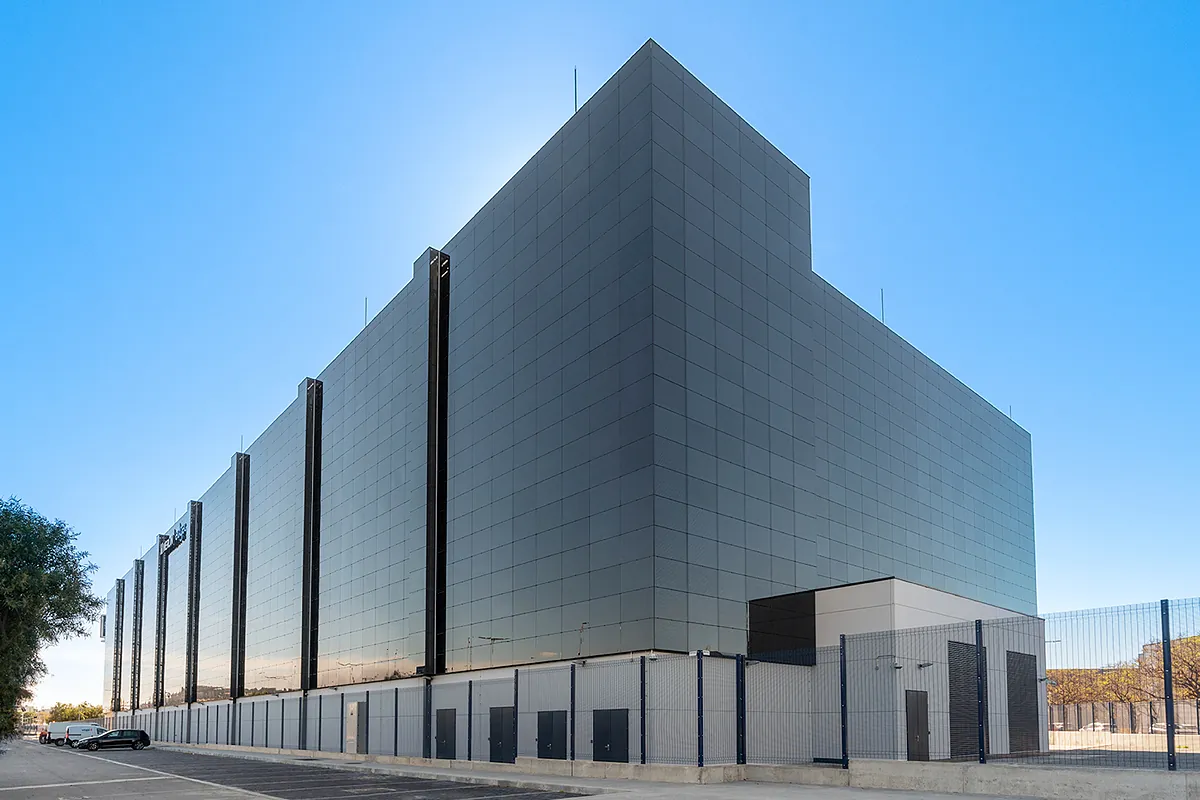 Merlin estudia lanzar una emisión de bonos convertibles para financiar sus centros de datos
