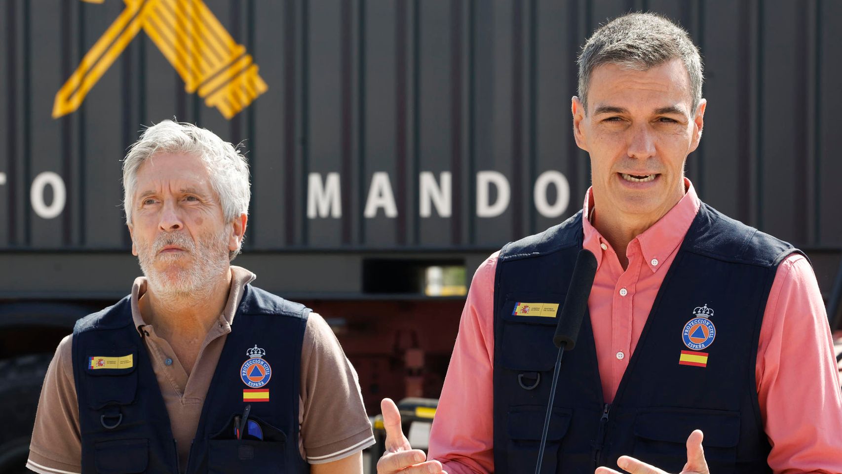 Sánchez dice que la evolución de los incendios es favorable pero pide "precaución": "Las 12 horas próximas serán decisivas"