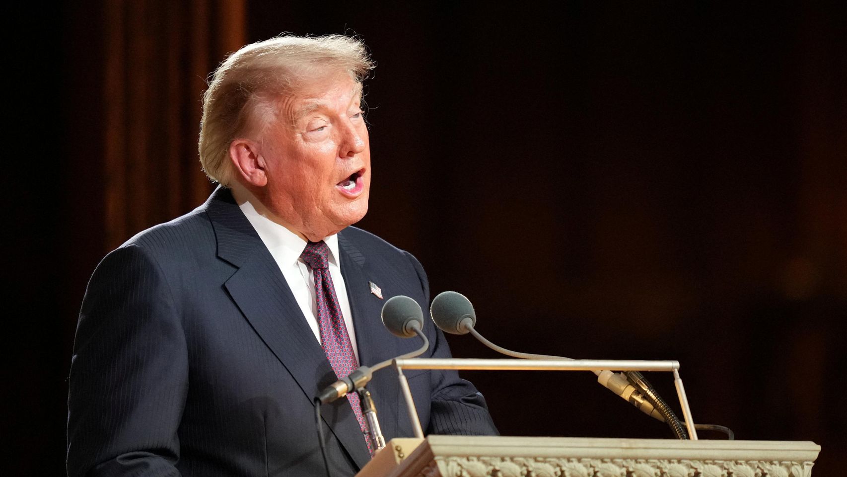 El petróleo se dispara un 7% y llega a los 90 dólares tras la nueva amenaza de Trump a Irán