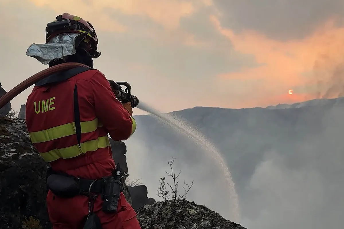 Siete pueblos evacuados y uno confinado por un nuevo incendio en Zamora