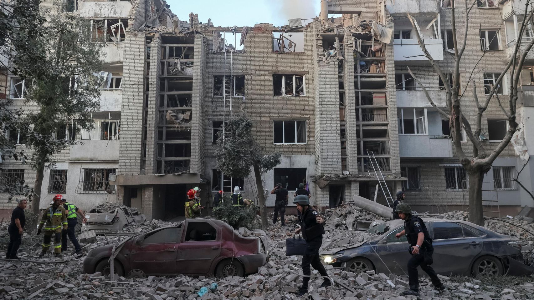 Un nuevo ataque masivo ruso con drones y misiles contra toda Ucrania mata a al menos 8 personas en varias ciudades