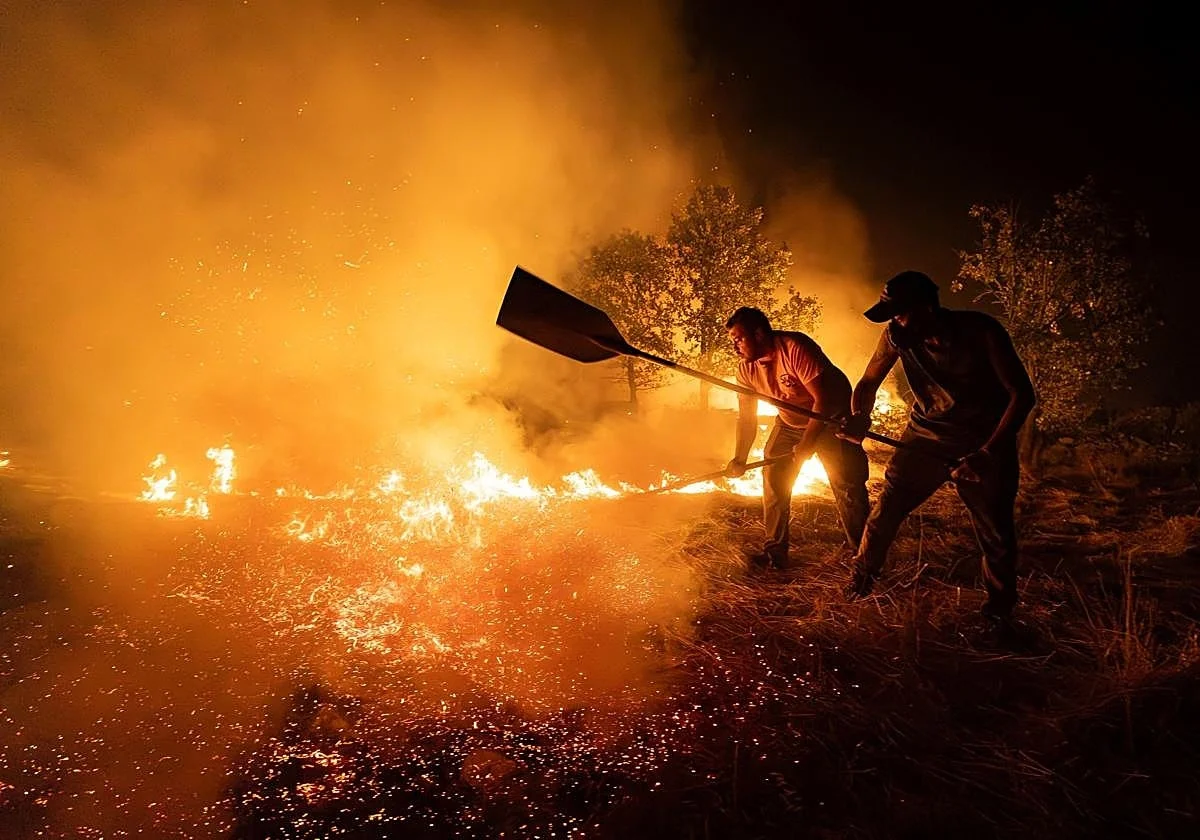 Estabilizados dos frentes del fuego de Zamora aunque las previsiones meteorológicas para hoy son «muy malas»