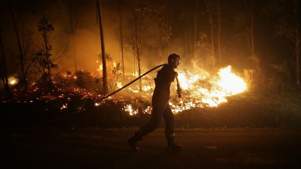 Controlado el incendio forestal de Monfero (A Coruña) tras calcinar cerca de 30 hectáreas