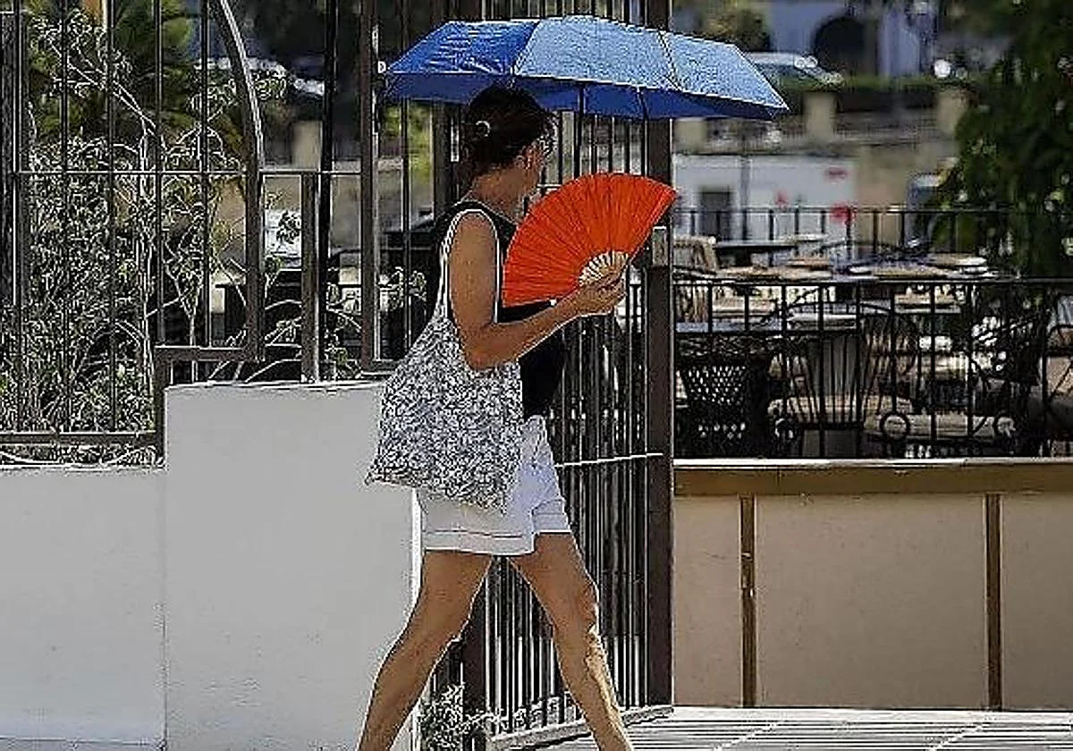 La ola de calor arrecia en Málaga y eleva a naranja el aviso en el interior: se esperan 40ºC