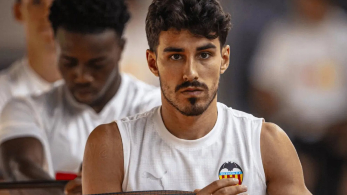 El Valencia revive el caso André Almeida un año después de renovarlo